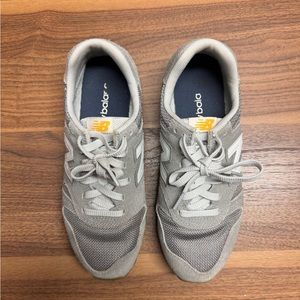 Women’s New Balance 373s